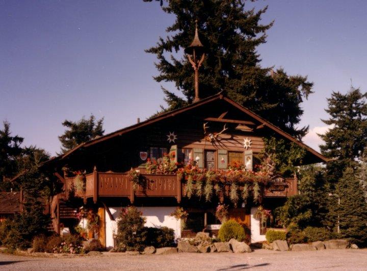 Boehms Candies - free window tour