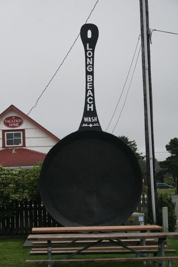 World's Largest Frying Pan - PhotoOp