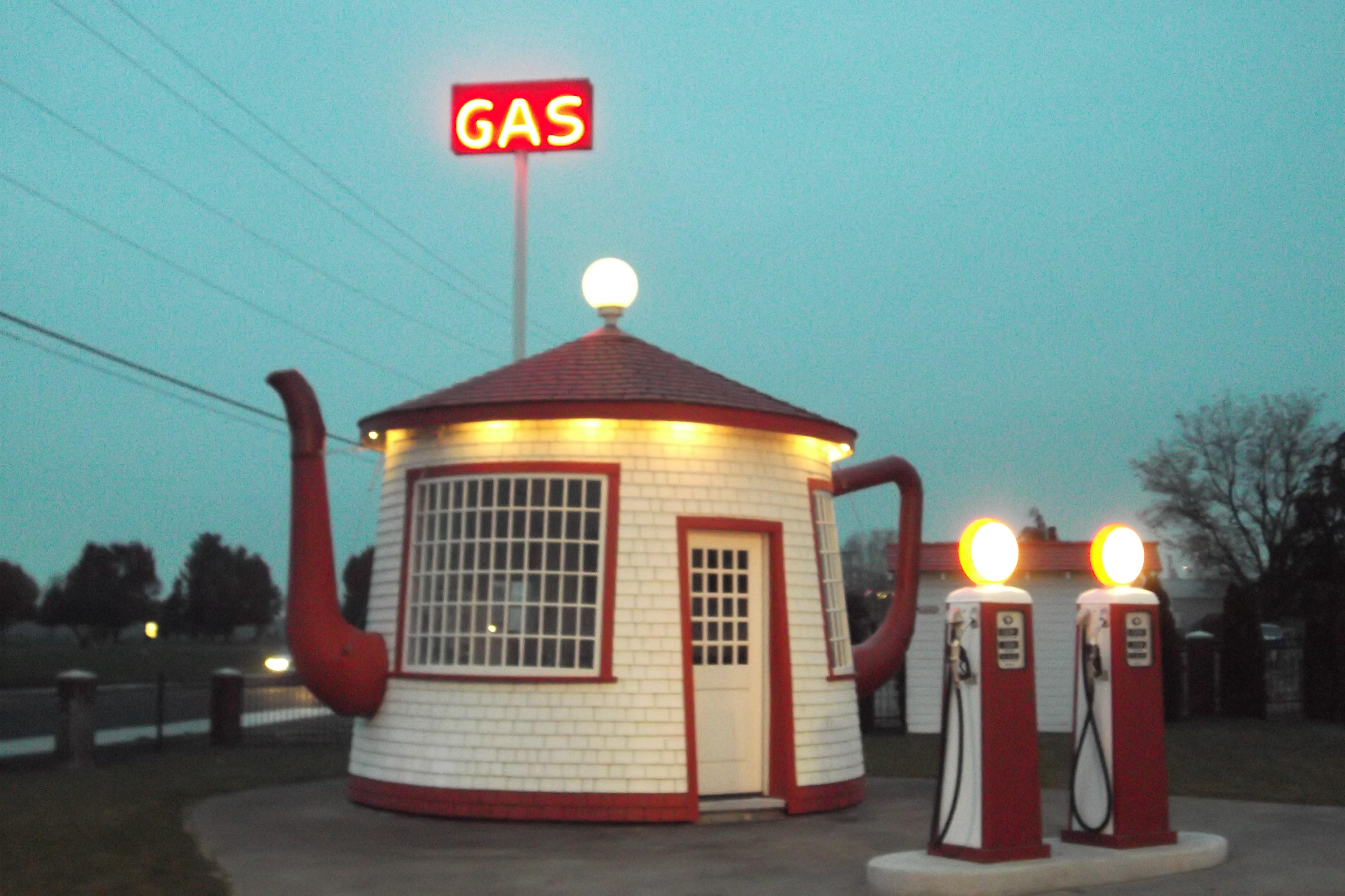 Visitor Info at the landmark Teapot Gas Station