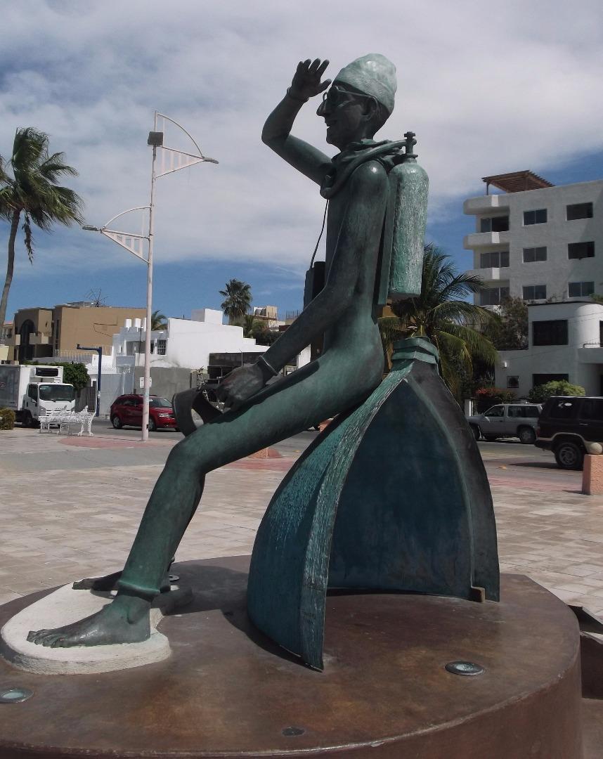 Jacques Cousteau - statue on Malecon